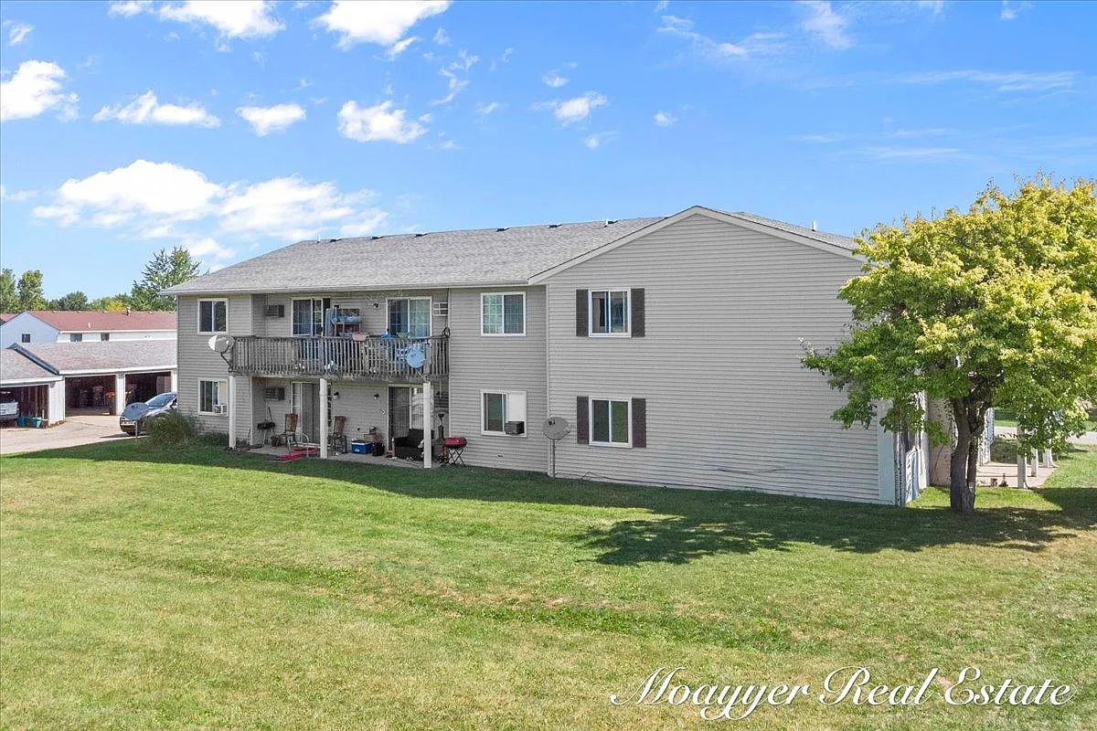 1051 Abbey Ct - Unit 2 — Photo 4