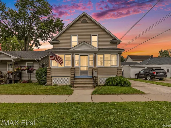 442 Washington St, Marine City, MI 48039
