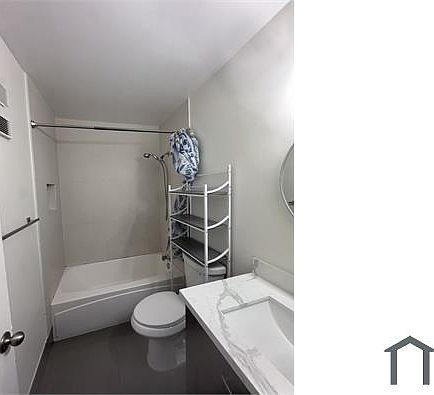 1st image of 504 Woodgate Cir