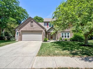 7586 Meadow Ridge Dr, Fishers, IN 46038