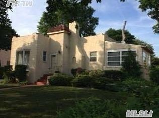 115 Frankel Blvd, Merrick, NY 11566