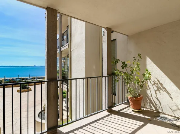 1125 Pacific Beach Dr Unit 204, San Diego, CA 92109
