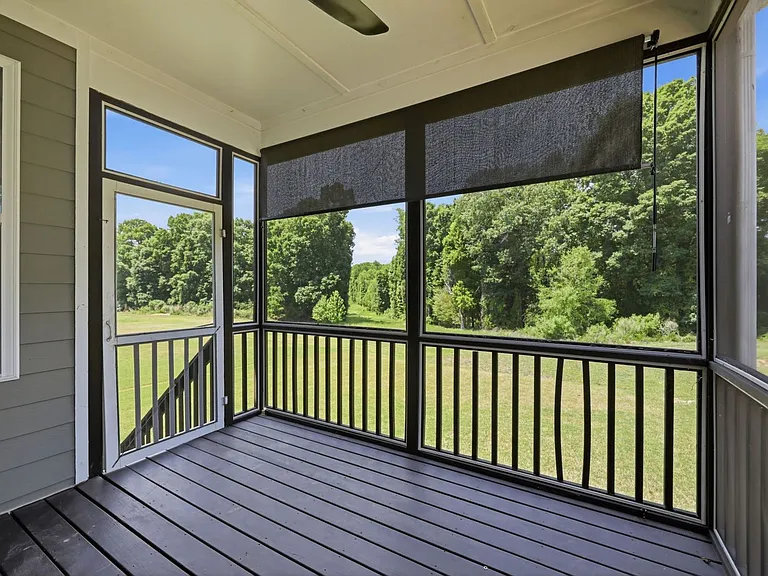 304 Atwood Dr — Photo 31