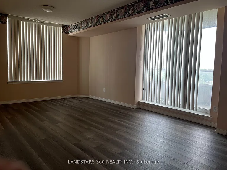 18 Hillcrest Ave #902 — Photo 4