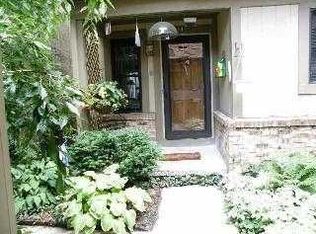 1021 Valley Grove Dr, Maumee, OH 43537