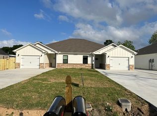 6200 Mire St #A, Groves, TX 77619