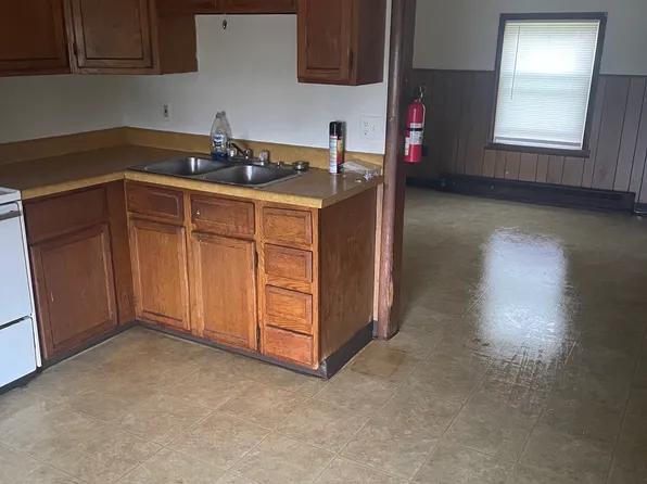 154 Van Anden St APT 2, Auburn, NY 13021