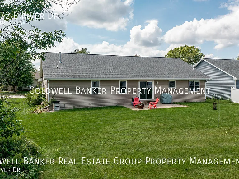 772 E River Dr — Photo 27