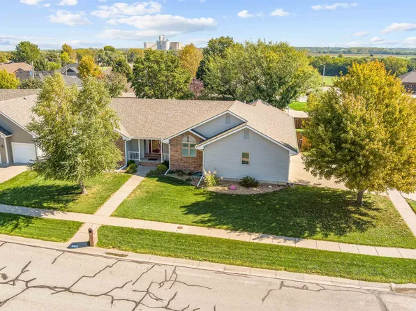 217 S Estates Dr, Salina, KS 67401
