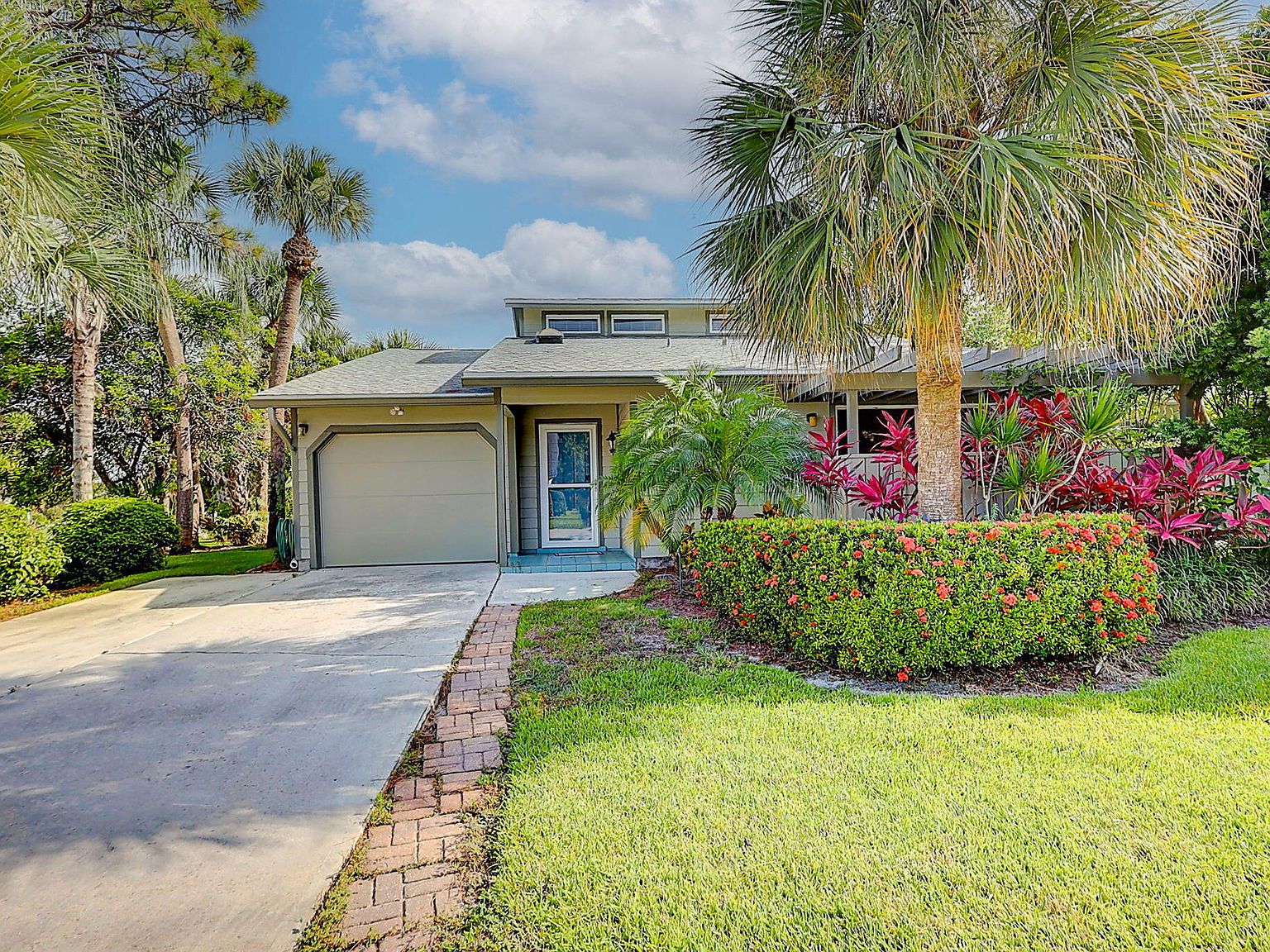 827 NE Dahoon Ter, Jensen Beach, FL 34957 MLS RX10906446 Zillow