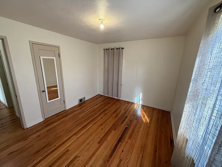 412 Elberta Ave — Photo 5