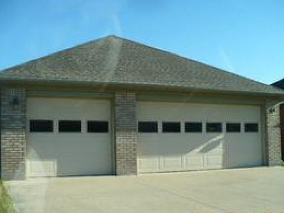 2nd image of 919 Wright Ave