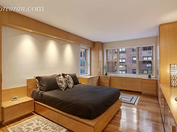 4th image of 415 E 52nd St APT 5CA
