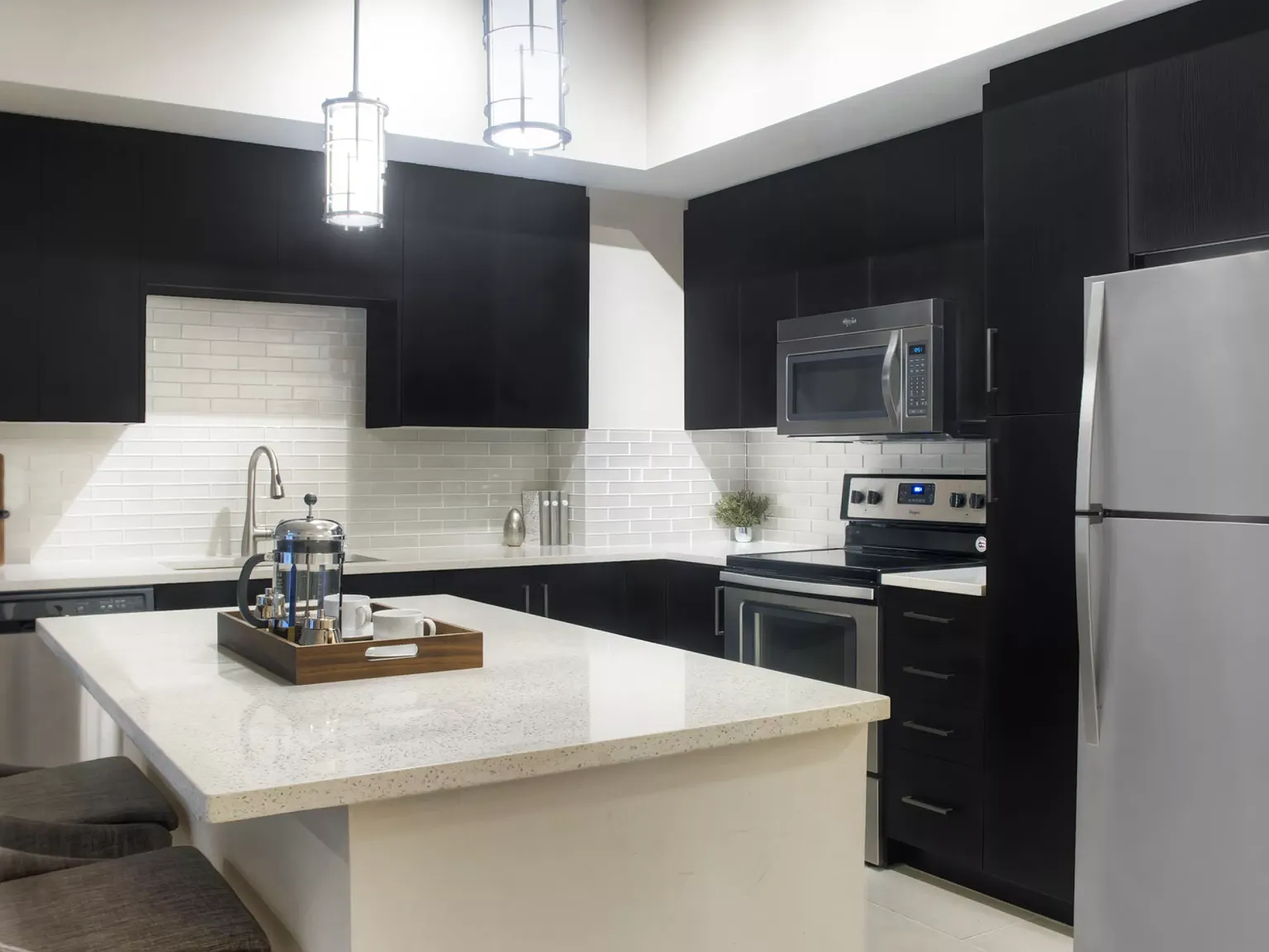 2 bed, 998 sqft, $2,905 — Photo 3