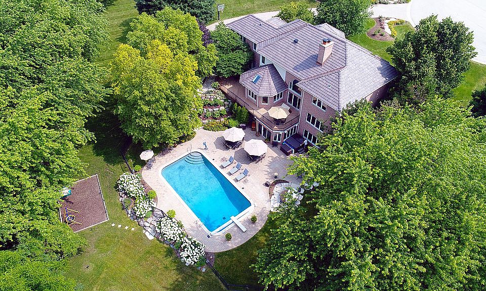 1.13 ACRES OF PARADISE
