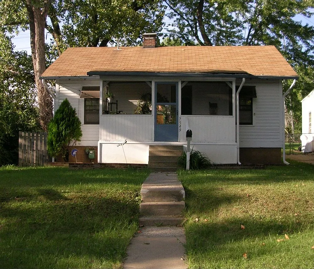 7549 Trenton Ave photo 1