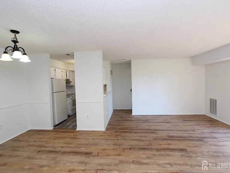 1915 Aspen Dr — Photo 6