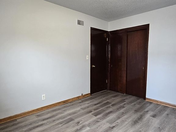 5th image of 7930 W Congress St