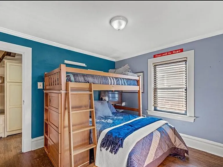 145 Oliver Ave — Photo 11