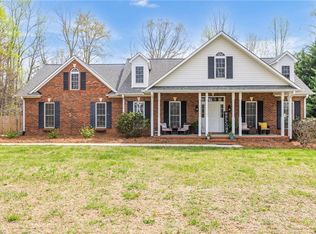 210 Roberson Ln, Reidsville, NC 27320
