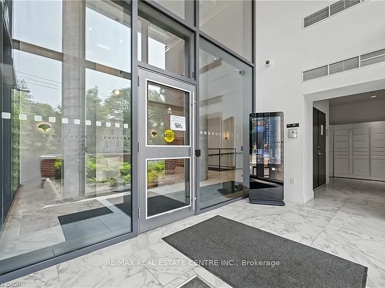 15 Wellington St S #2602 — Photo 8