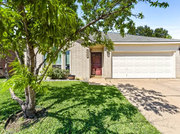 8660 Arcadia Park Dr, Fort Worth, TX 76244