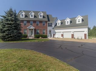 11813 Maryellen Dr, Eaton Rapids, MI 48827