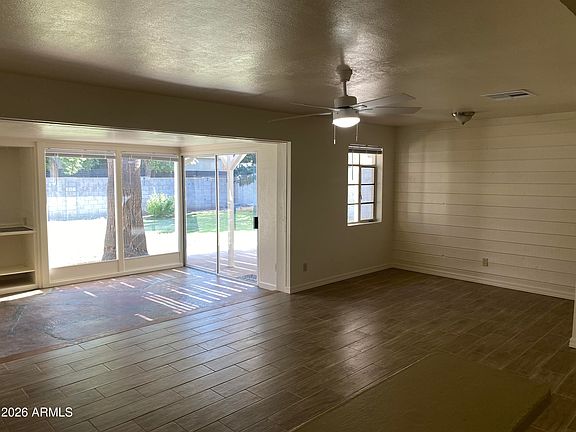 2nd image of 3207 E Medlock Dr