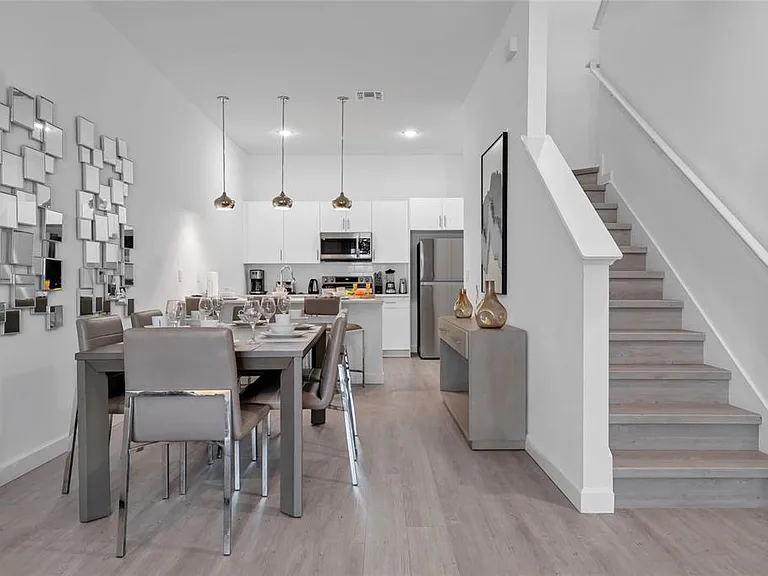 395 Famagusta Dr — Photo 8