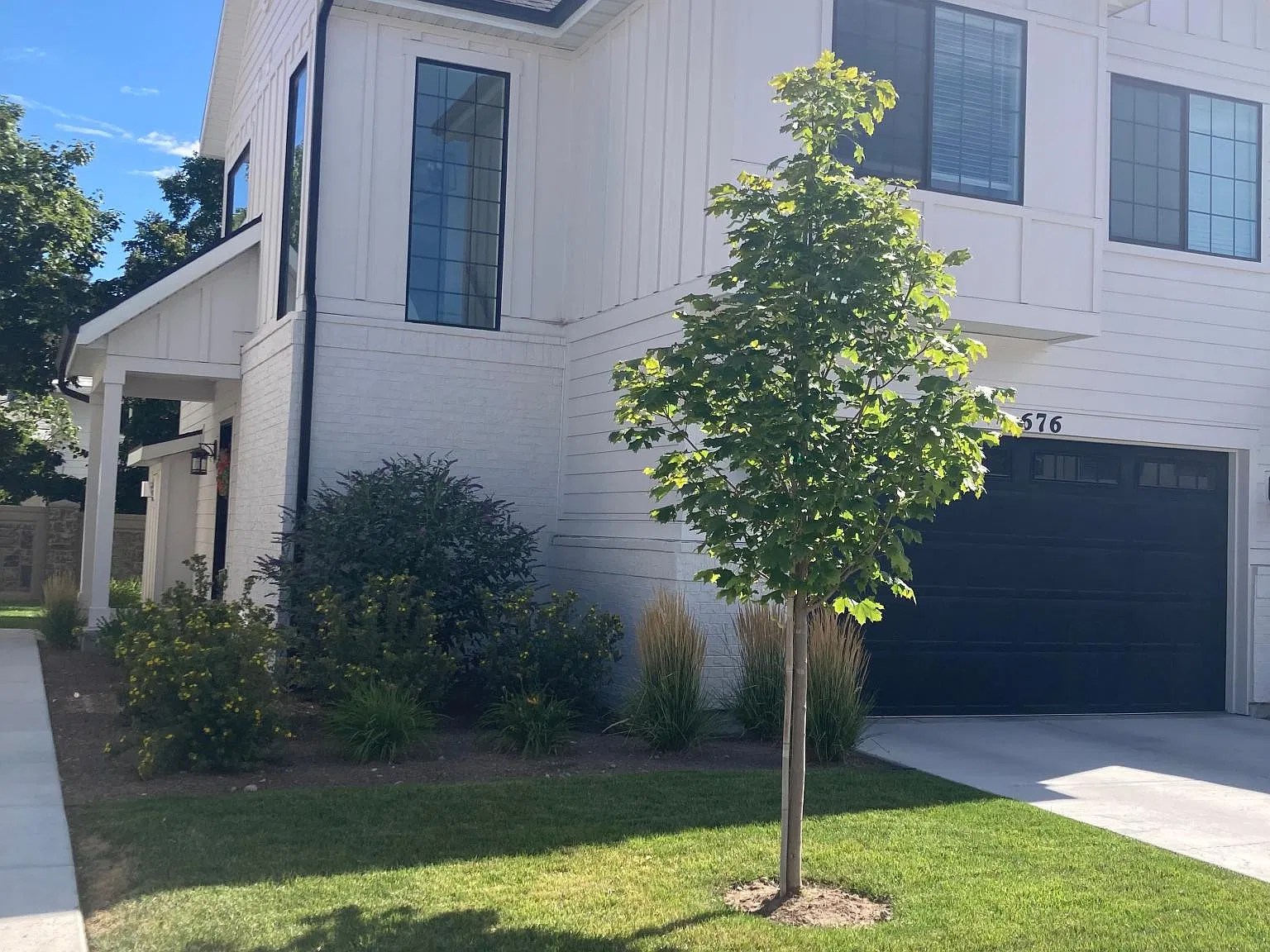 3 bed, 2.5 bath, 2243 sqft, $2,550 — Photo 2
