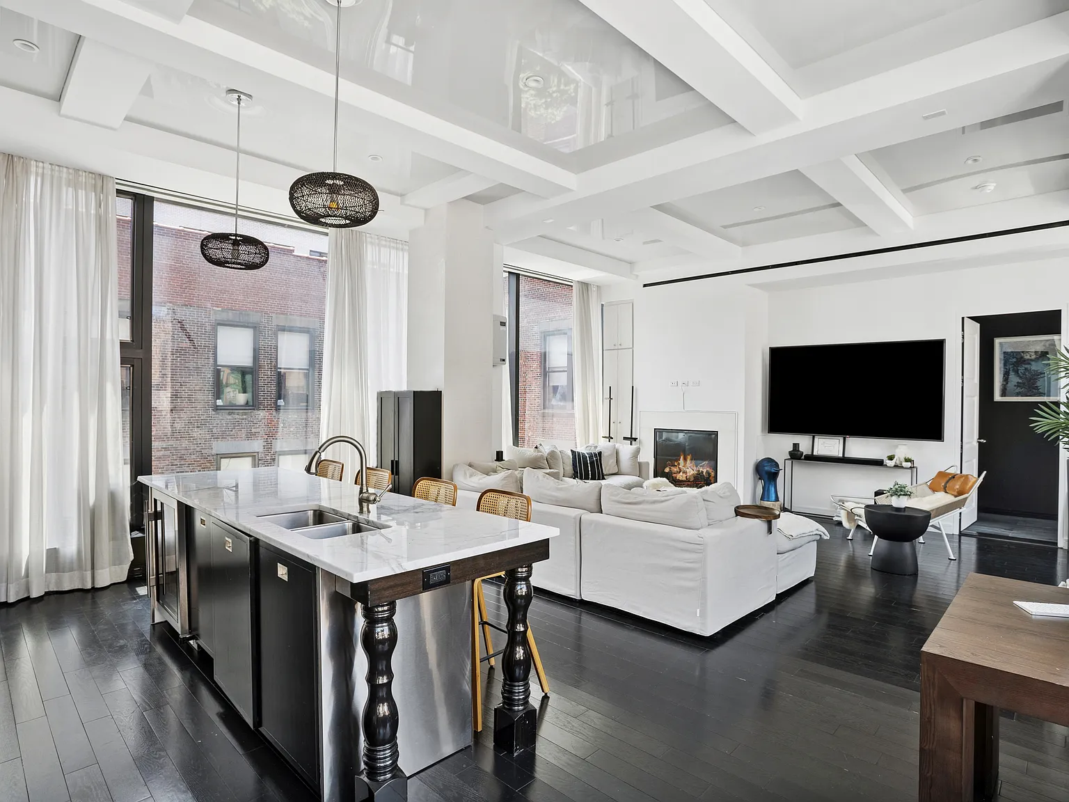 15 Union Square West — Photo 2