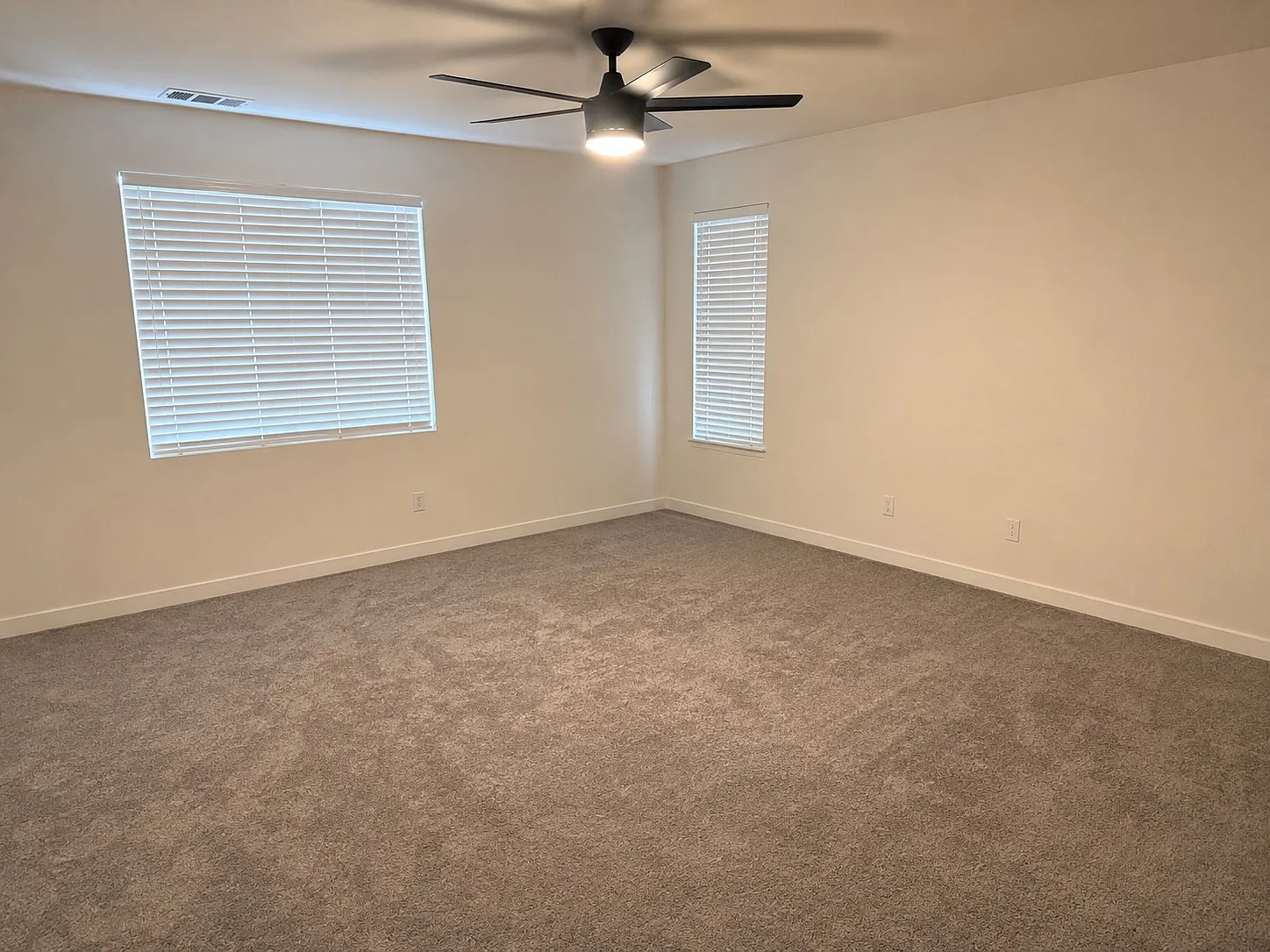 5 bed, 2985 sqft, $4,500 — Photo 4