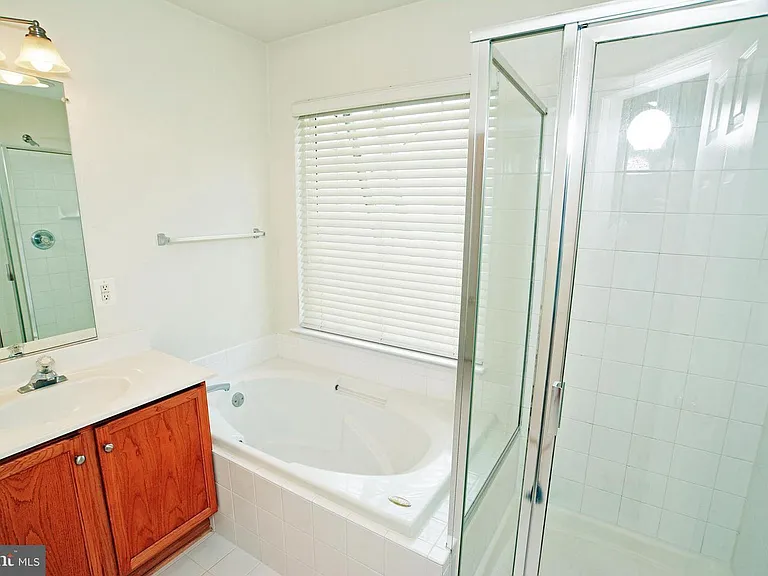 2303 Huntington Station Ct — Photo 14