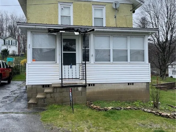 30 Fisher St, Commodore, PA 15729
