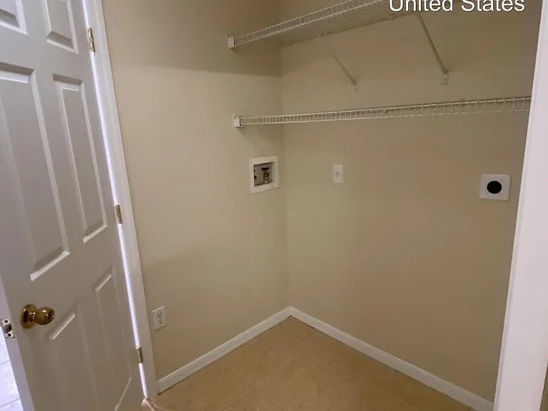 2640 Brookshire Cir — Photo 24
