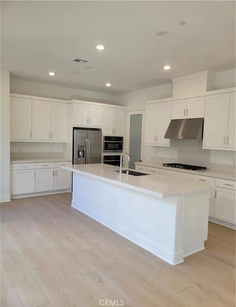 4 bed, 6.0 bath, 3000 sqft, $6,000 — Photo 3