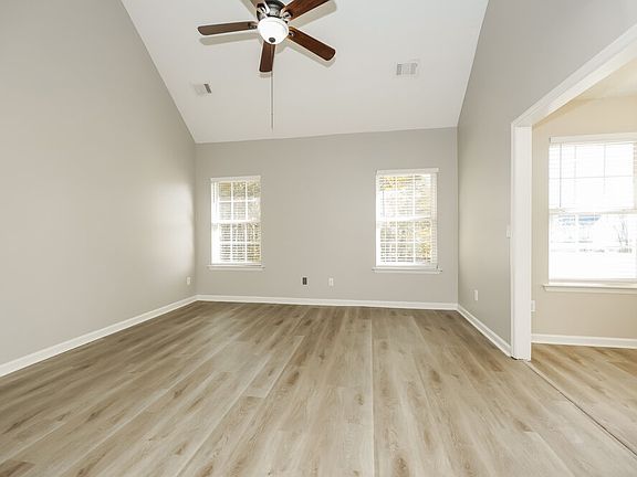 4th image of 1925 Port James Cir