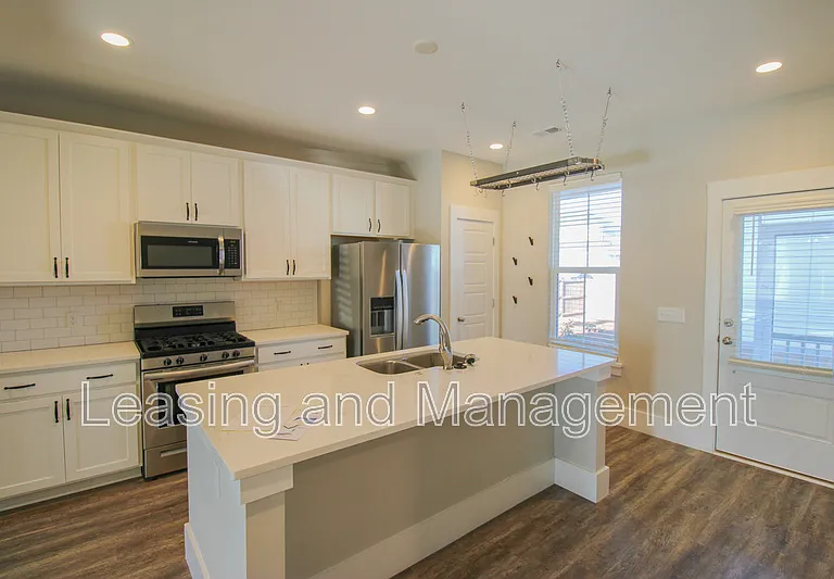286 Great Lawn Dr — Photo 10