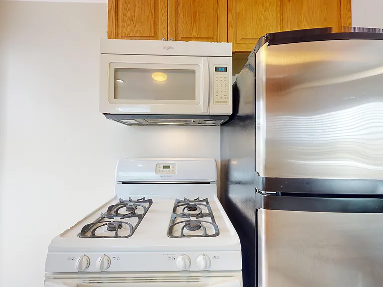 1502 N Hollywood Way #A — Photo 12