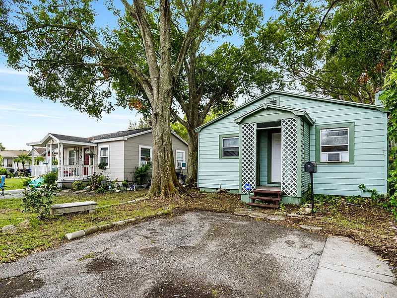 2 bed, 1.0 bath, 598 sqft, $1,750 — Photo 2