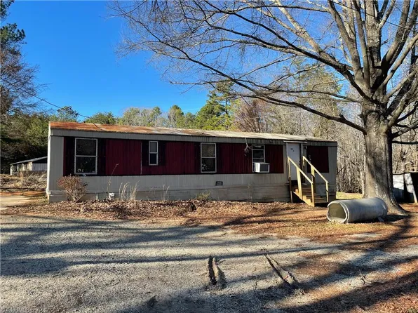 4586 Giles Rd, Lexington, NC 27295