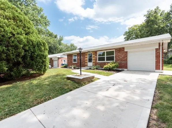428 Lambeth Ln, Saint Louis, MO 63125
