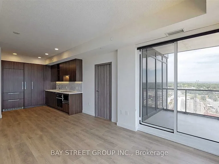 95 McMahon Dr #1212 — Photo 5