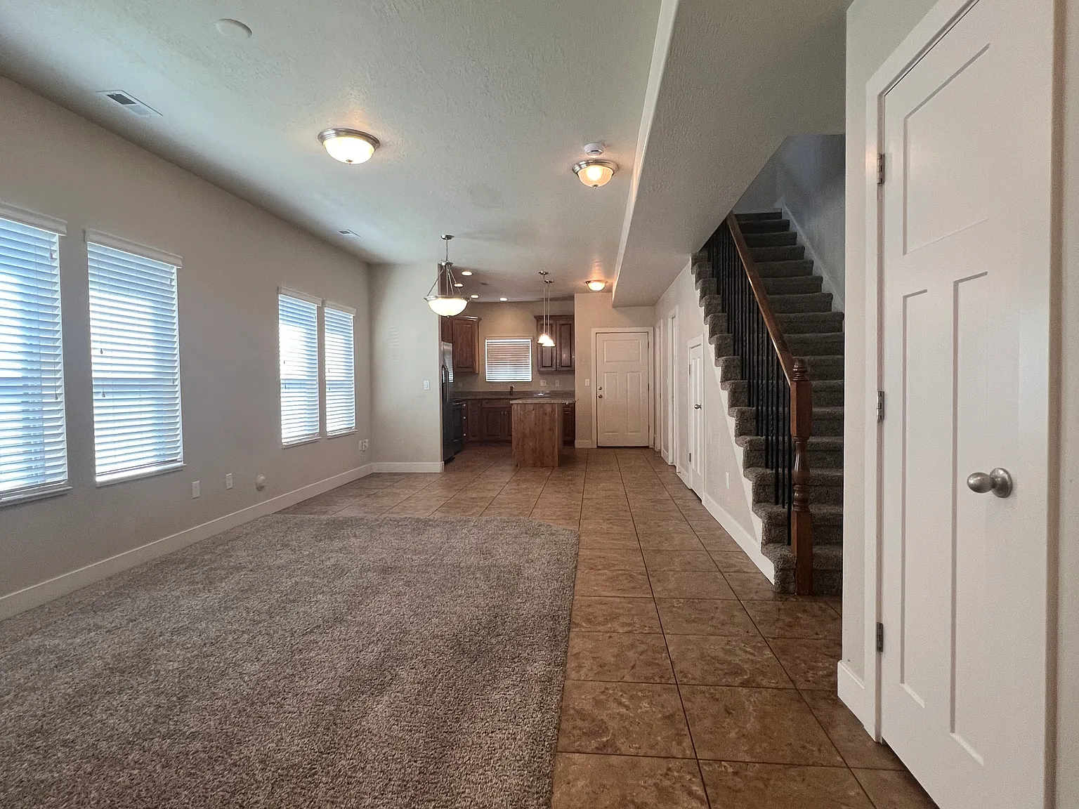 2 bed, 2.5 bath, 1300 sqft, $1,500 — Photo 4