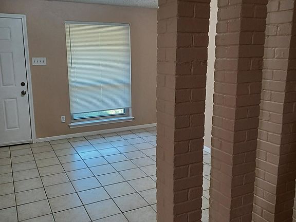 3rd image of 4110 Fernwood Dr