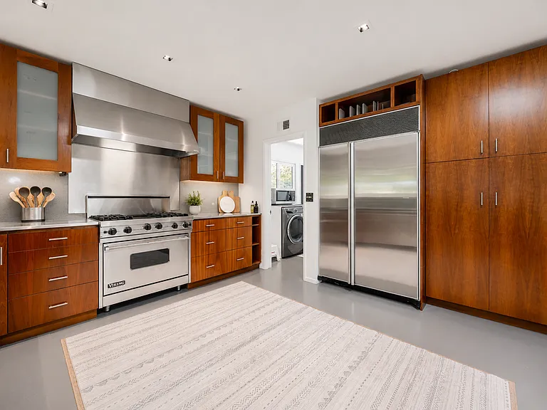 9410 Eden Dr — Photo 17