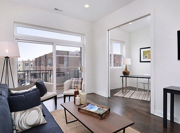 4th image of 2322 W Augusta Blvd #3A