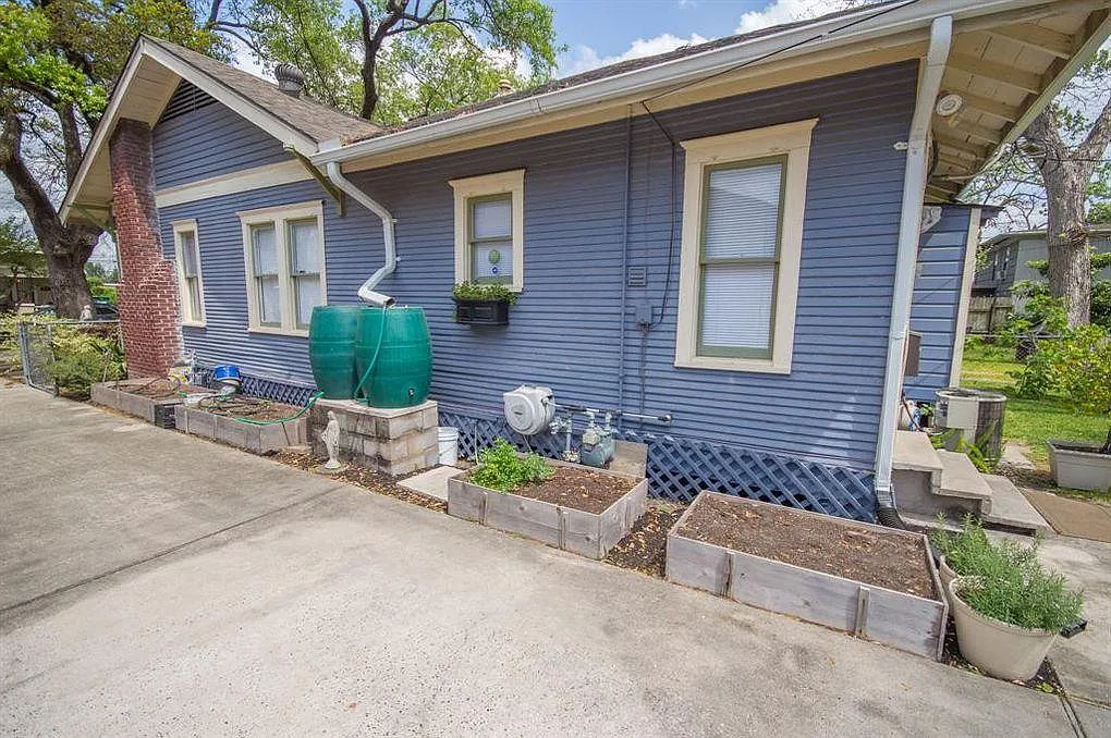 2 bed, 1070 sqft, $2,500 — Photo 4