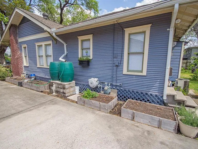 driveway side view