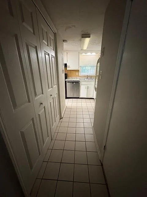 2 bed, 2.5 bath, 1156 sqft, $1,400 — Photo 4
